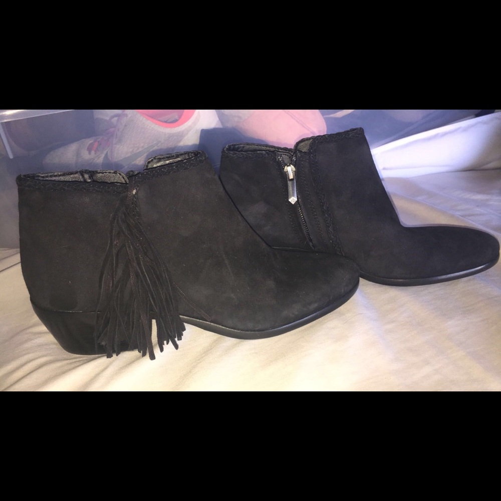 Black short boots